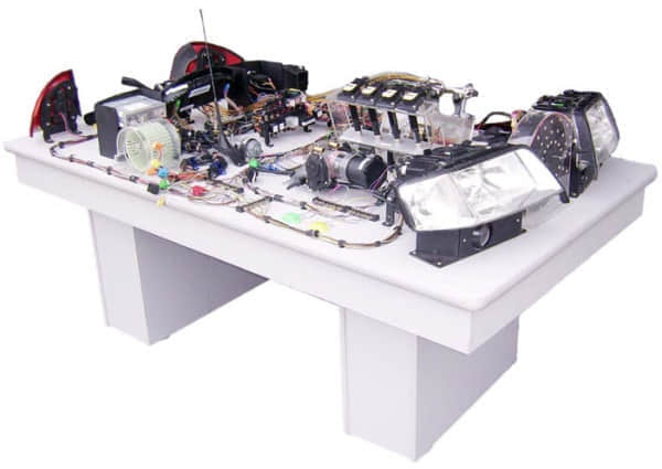 奧迪A6全車電路學(xué)生實(shí)習(xí)臺