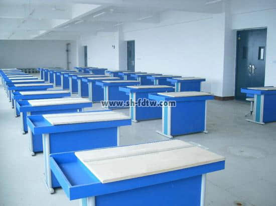 工程制圖實(shí)驗(yàn)室成套設(shè)備(單人座)