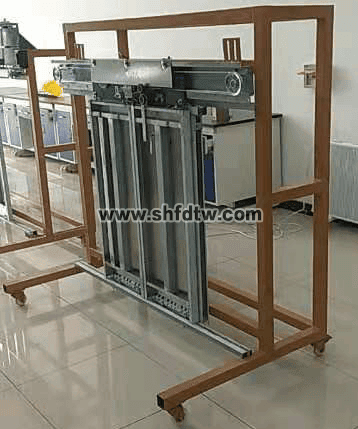 電梯層門安裝與調(diào)試實訓(xùn)裝置